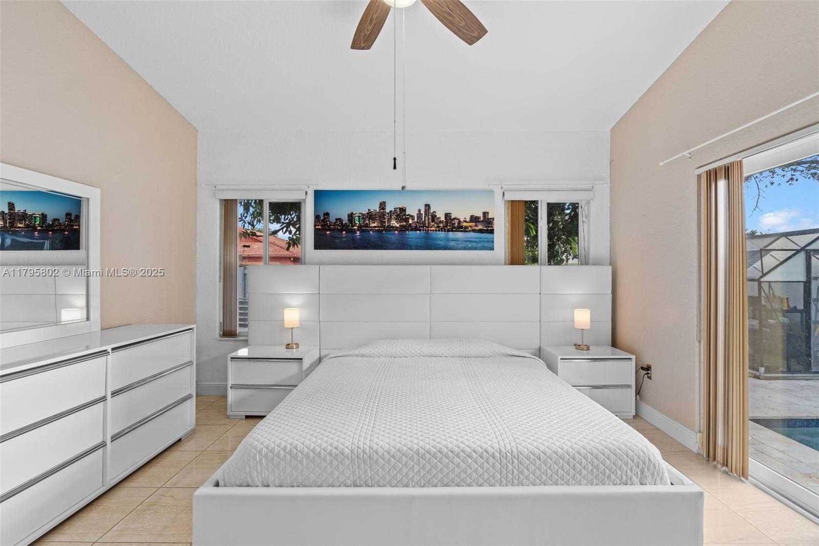 Small Image of 14162 NORTH WEST 87TH CT, Miami Lakes Number 25