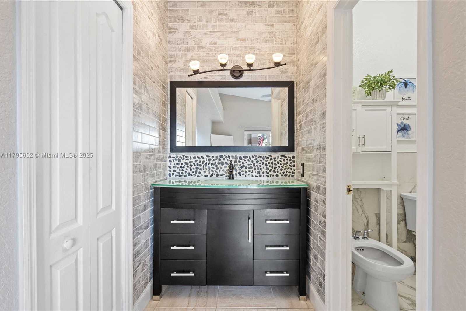Small Image of 14162 NORTH WEST 87TH CT, Miami Lakes Number 28