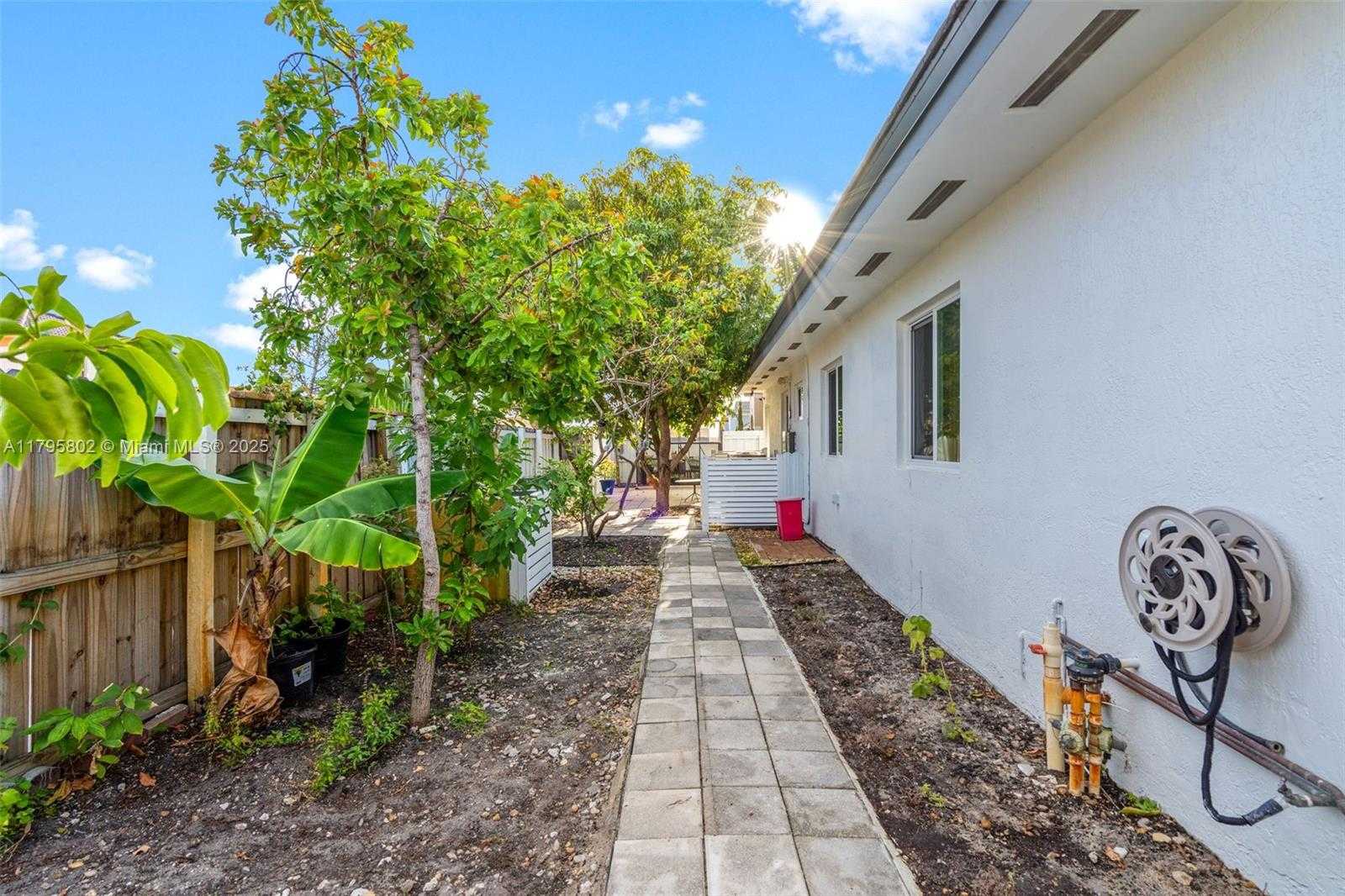 Small Image of 14162 NORTH WEST 87TH CT, Miami Lakes Number 44