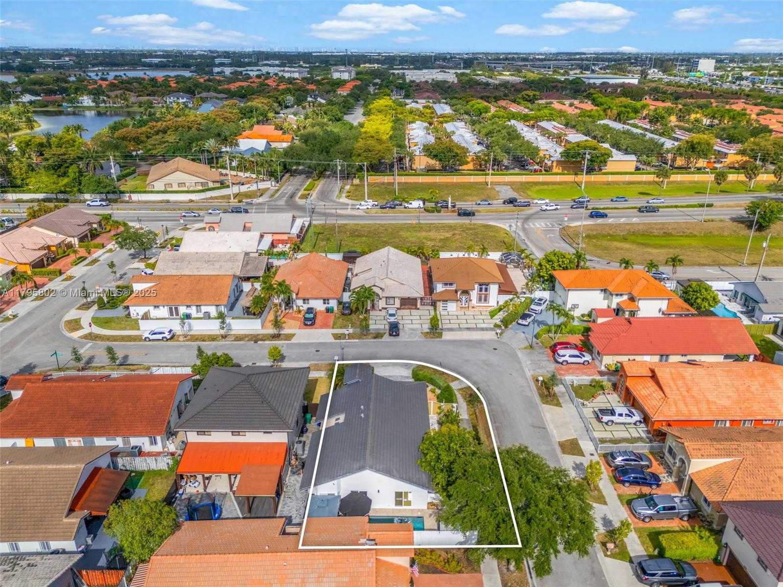 Small Image of 14162 NORTH WEST 87TH CT, Miami Lakes Number 46