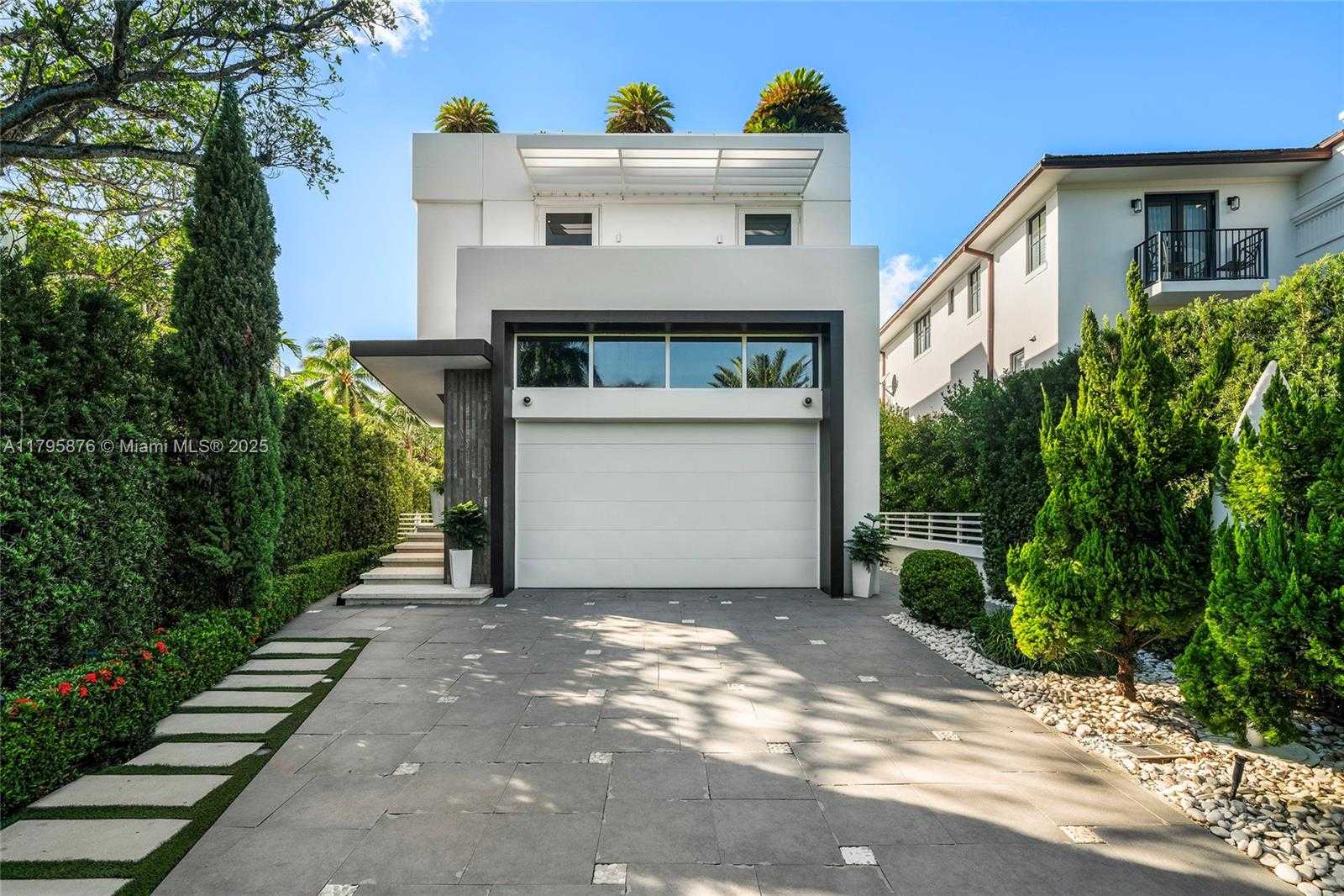 Small Image of 441 NORTH HIBISCUS DR, Miami Beach Number 11
