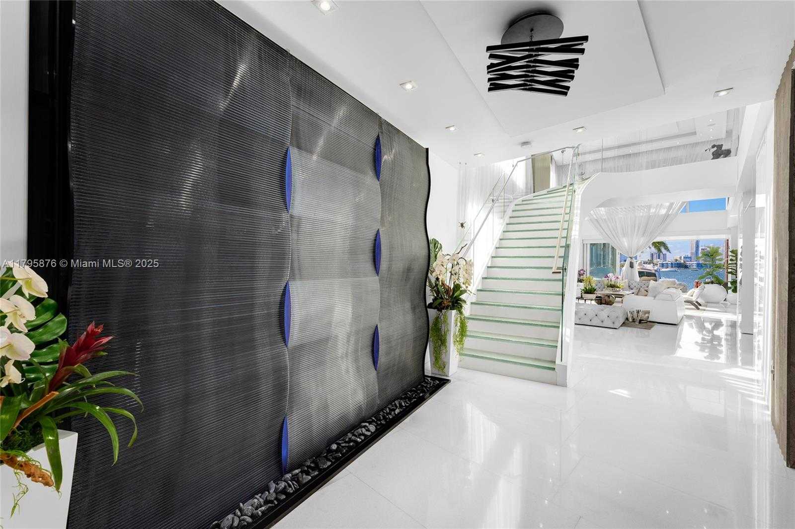Small Image of 441 NORTH HIBISCUS DR, Miami Beach Number 13