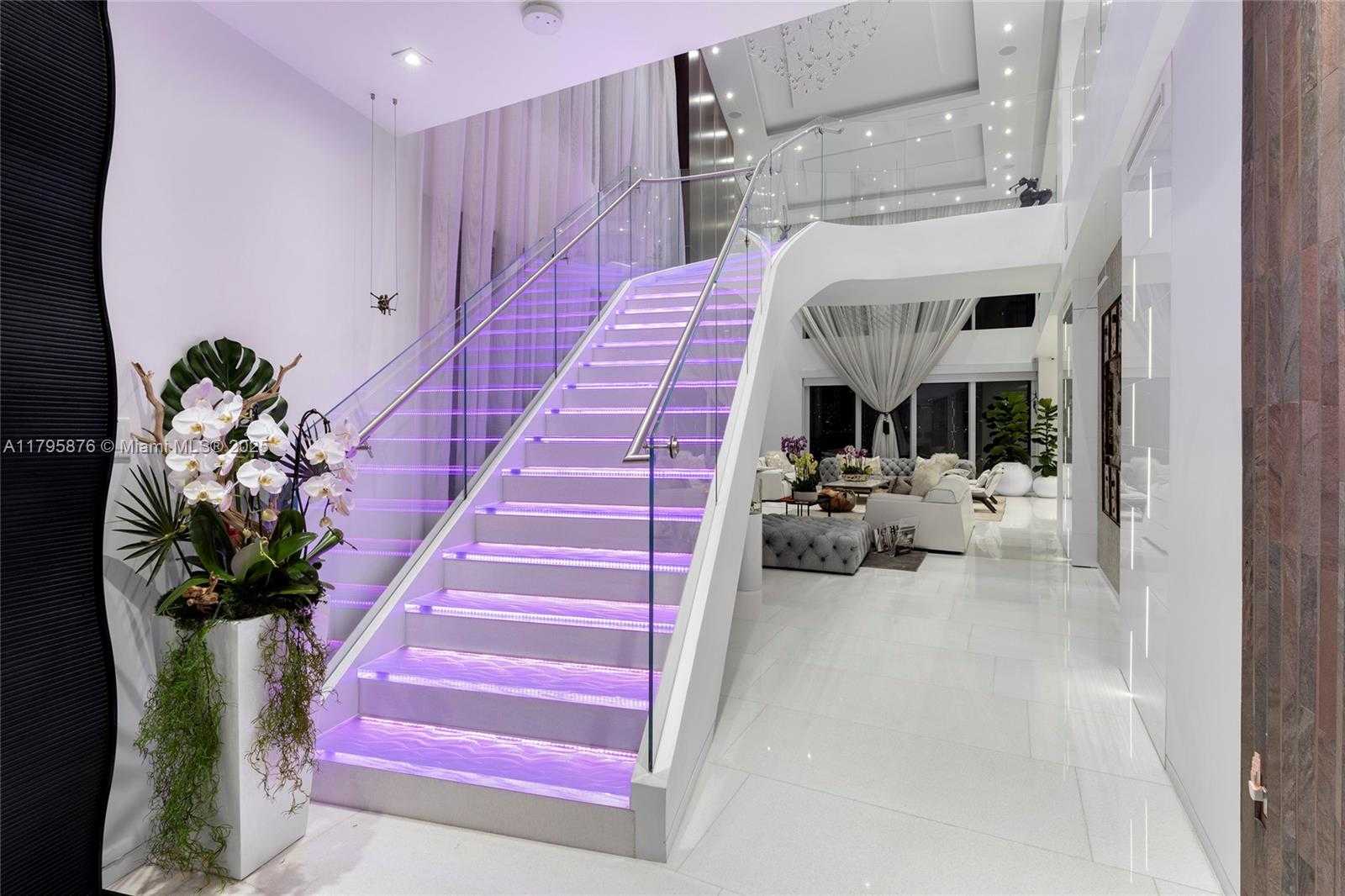 Small Image of 441 NORTH HIBISCUS DR, Miami Beach Number 16