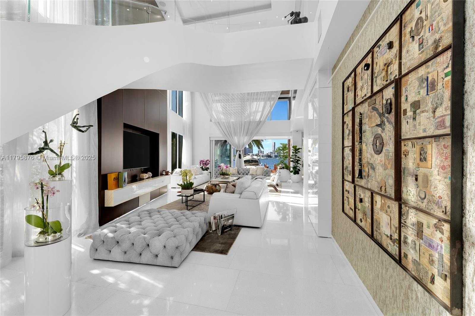 Small Image of 441 NORTH HIBISCUS DR, Miami Beach Number 18