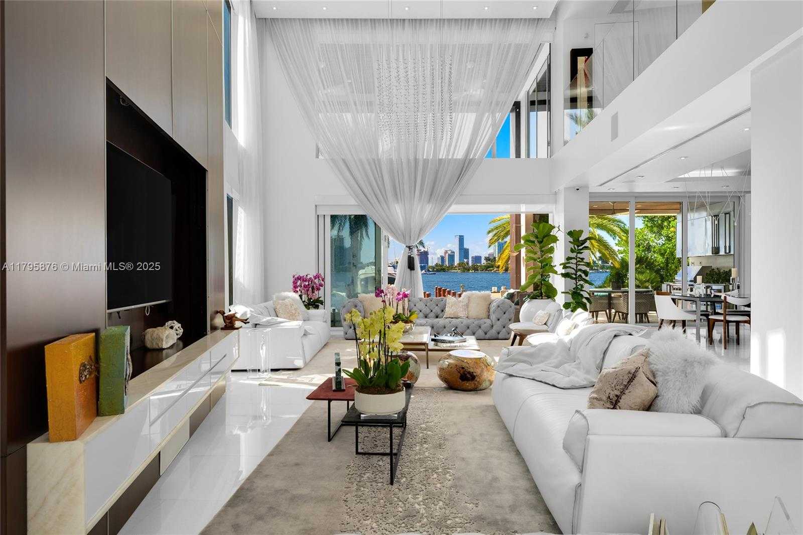 Small Image of 441 NORTH HIBISCUS DR, Miami Beach Number 20