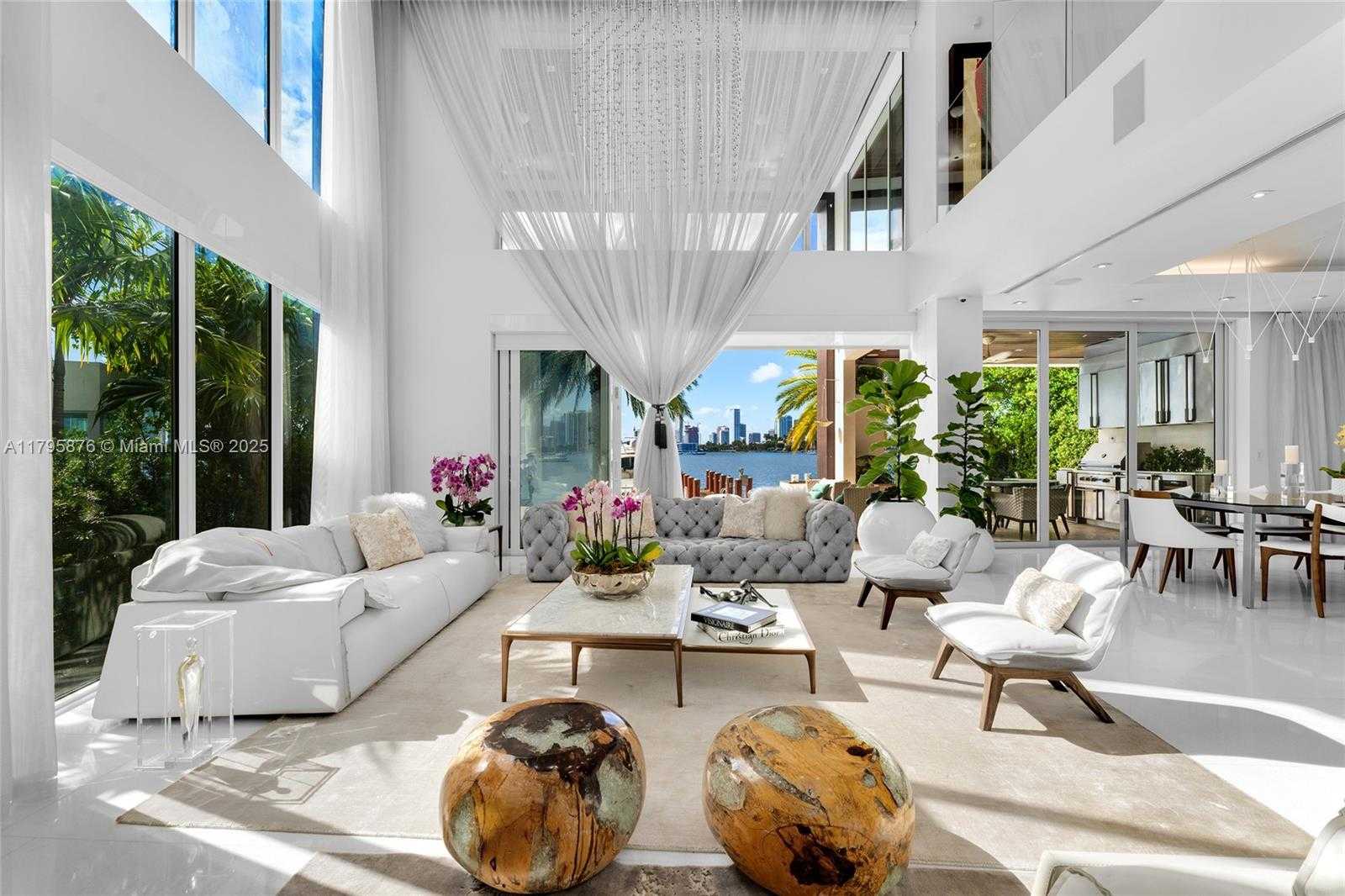 Small Image of 441 NORTH HIBISCUS DR, Miami Beach Number 22