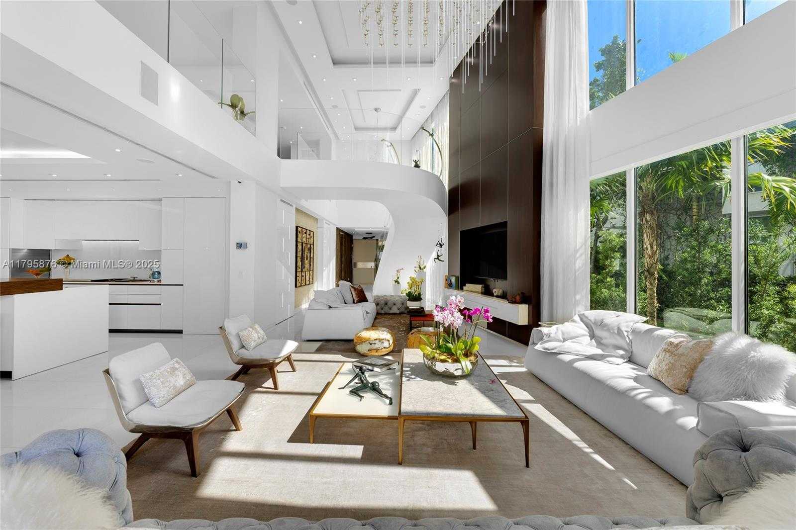 Small Image of 441 NORTH HIBISCUS DR, Miami Beach Number 27