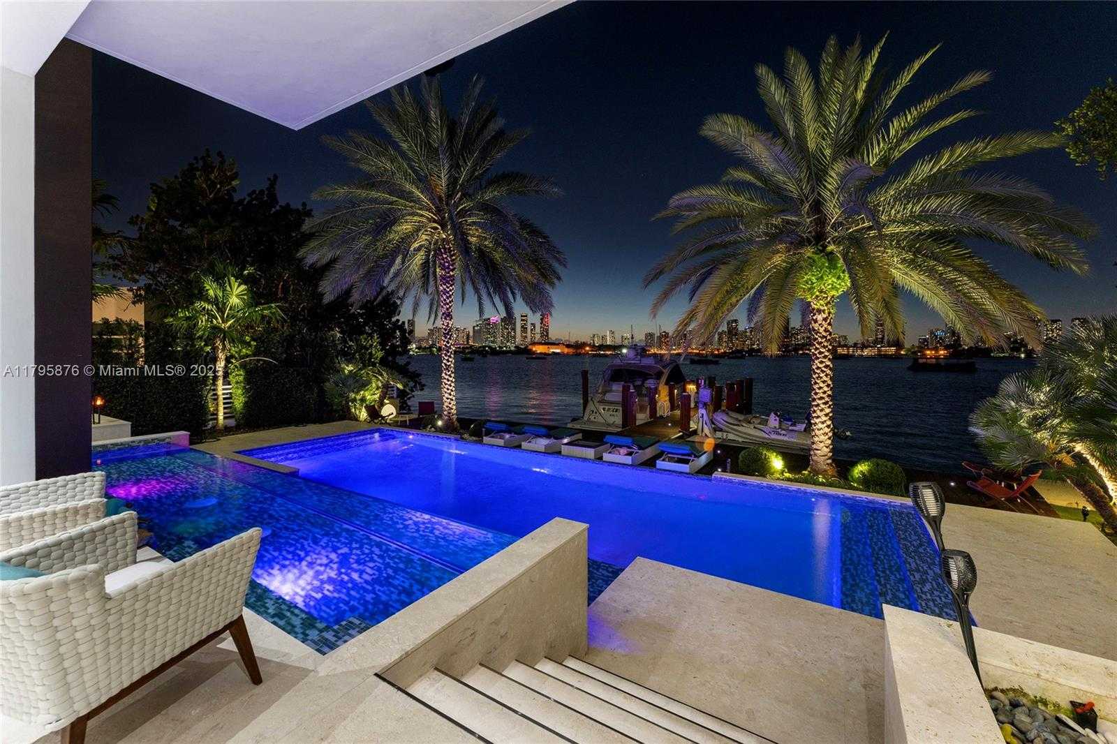 Small Image of 441 NORTH HIBISCUS DR, Miami Beach Number 3