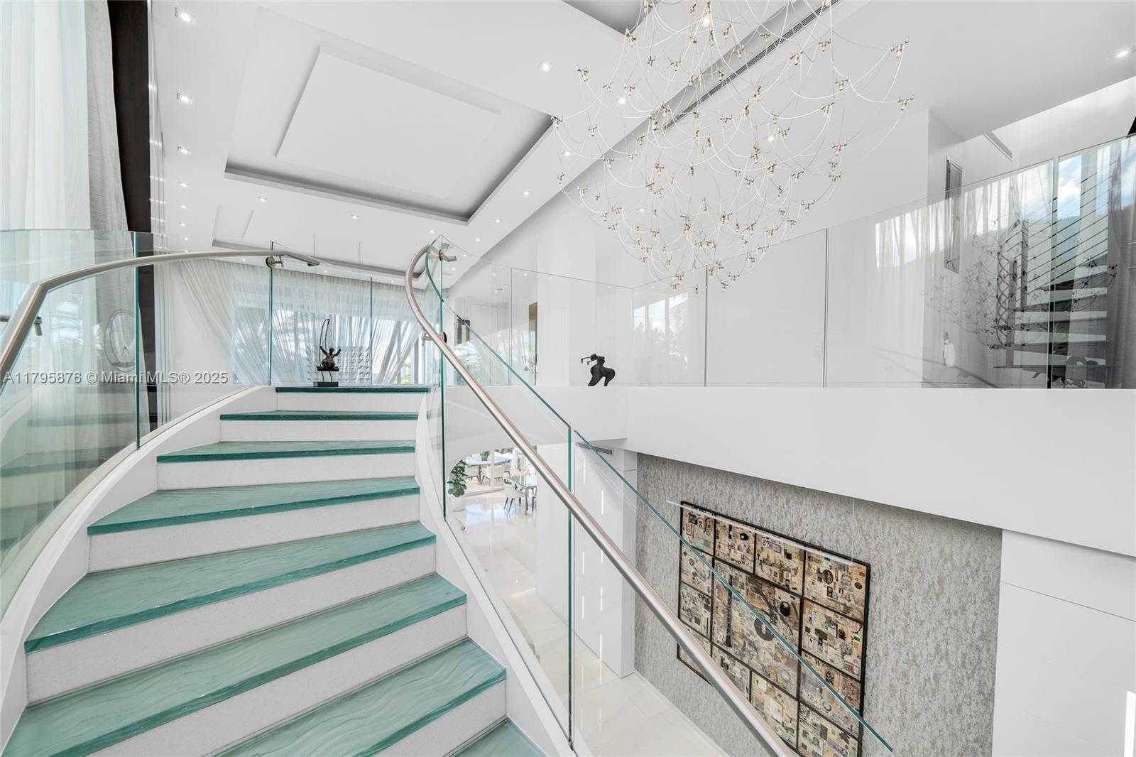Small Image of 441 NORTH HIBISCUS DR, Miami Beach Number 36
