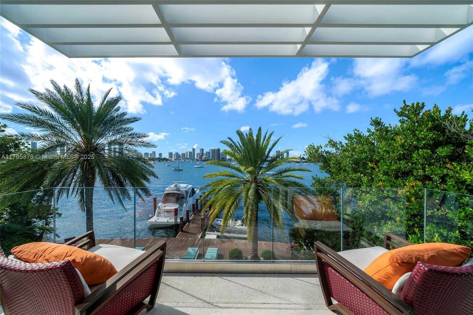 Small Image of 441 NORTH HIBISCUS DR, Miami Beach Number 40