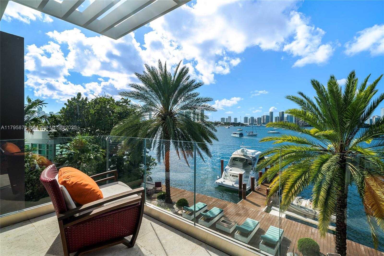 Small Image of 441 NORTH HIBISCUS DR, Miami Beach Number 41