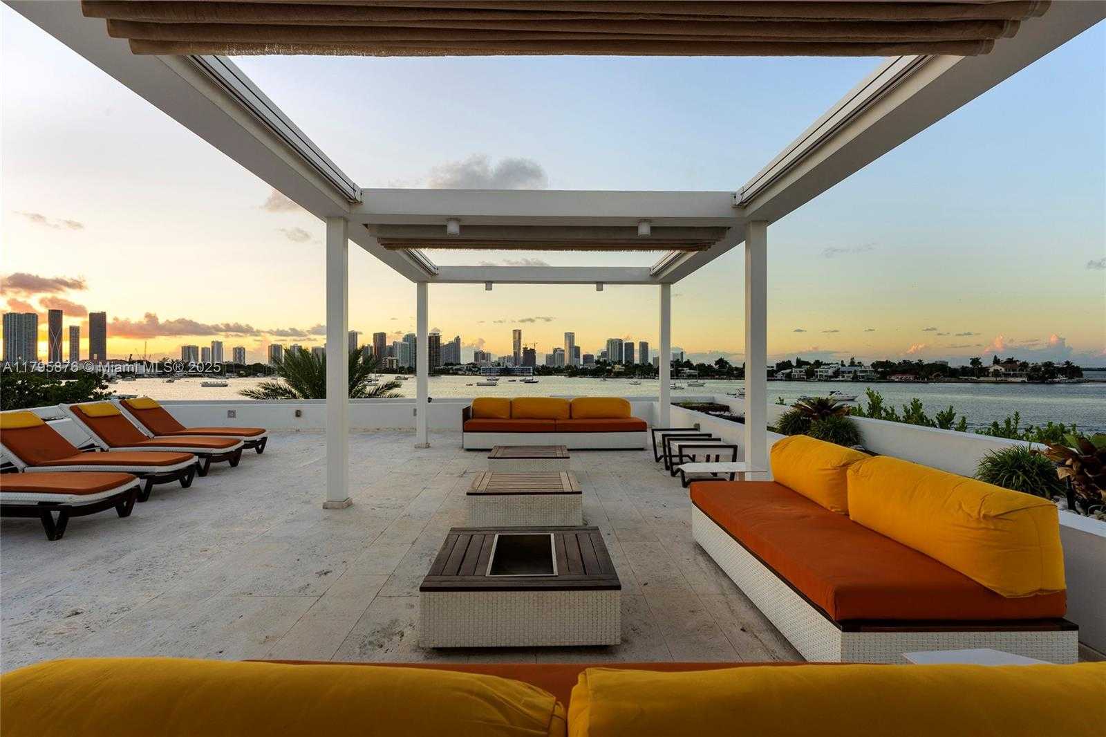 Small Image of 441 NORTH HIBISCUS DR, Miami Beach Number 49