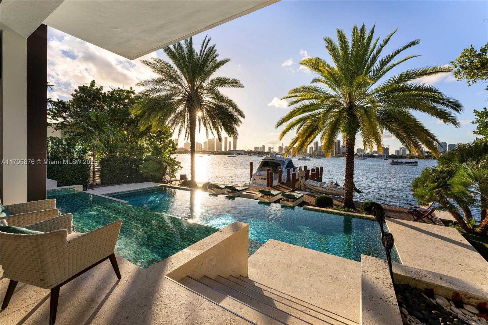 Small Image of 441 NORTH HIBISCUS DR, Miami Beach Number 53