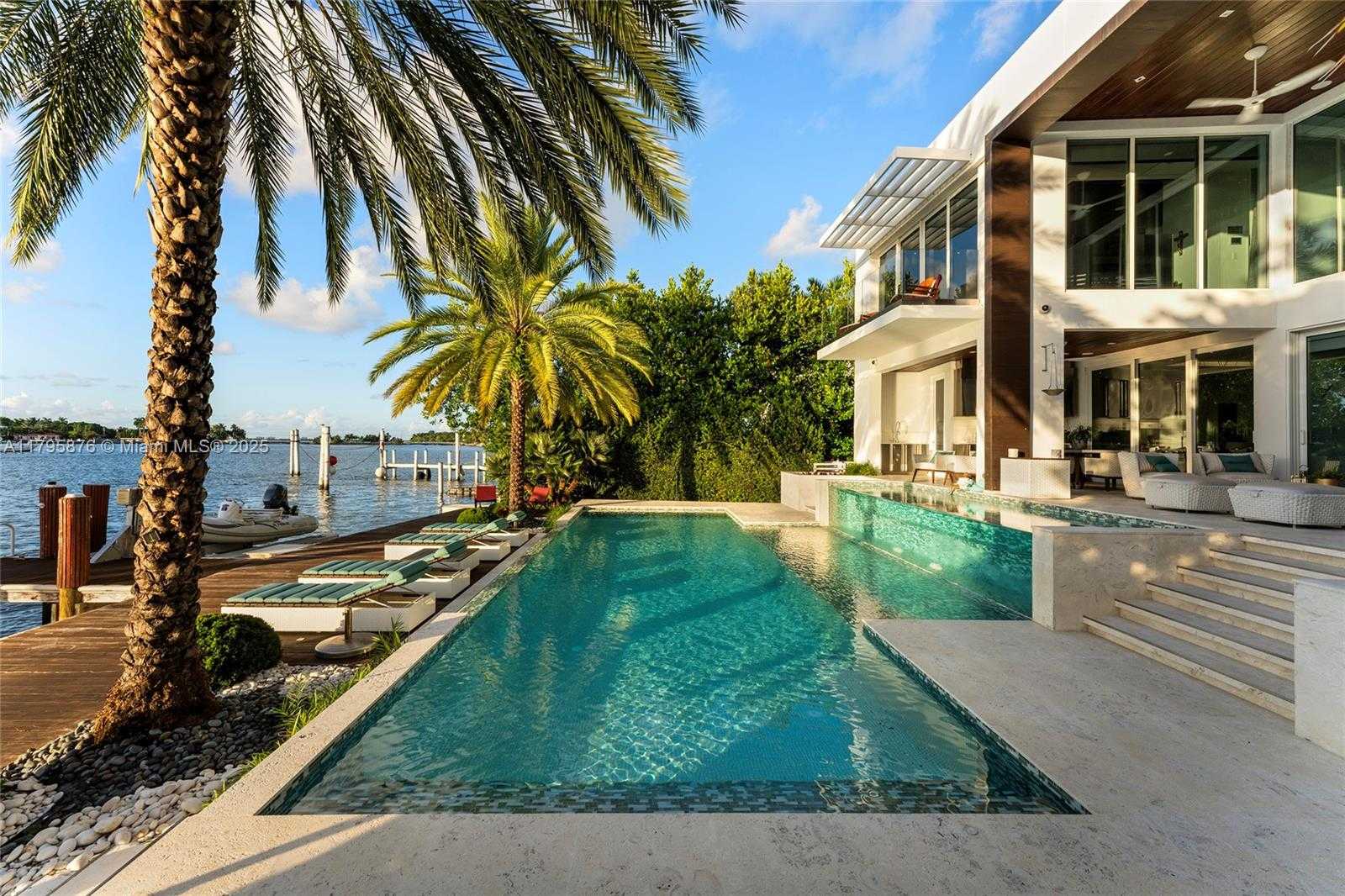 Small Image of 441 NORTH HIBISCUS DR, Miami Beach Number 64