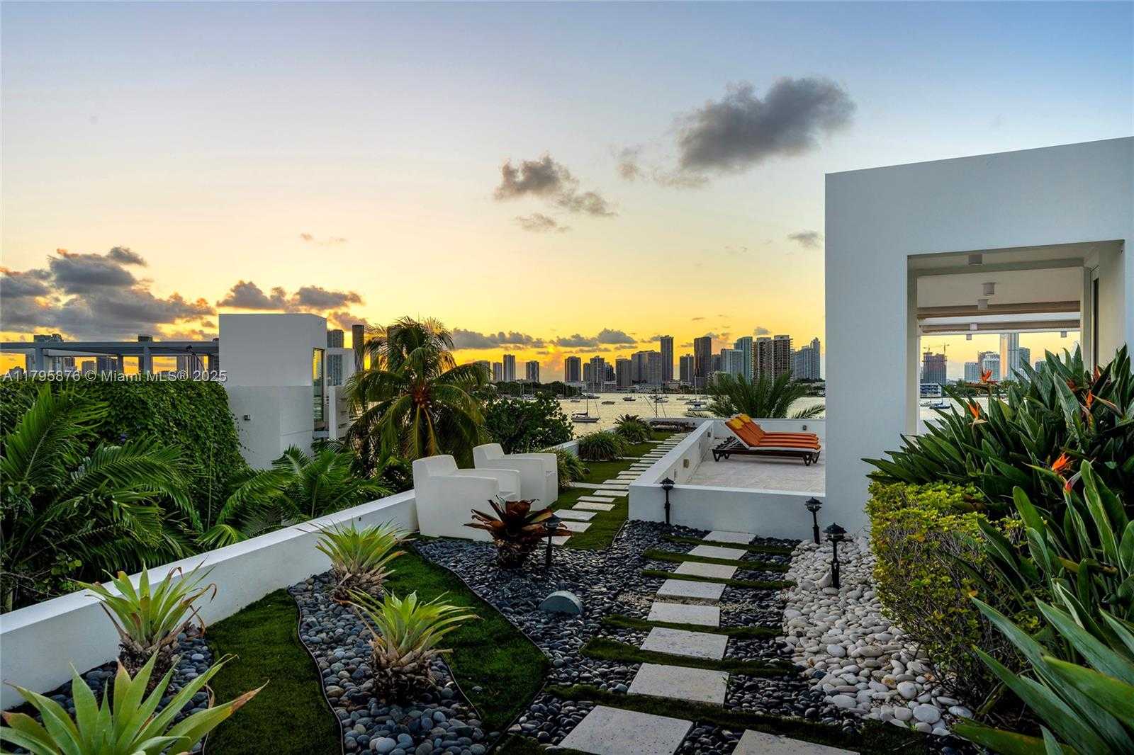 Small Image of 441 NORTH HIBISCUS DR, Miami Beach Number 72