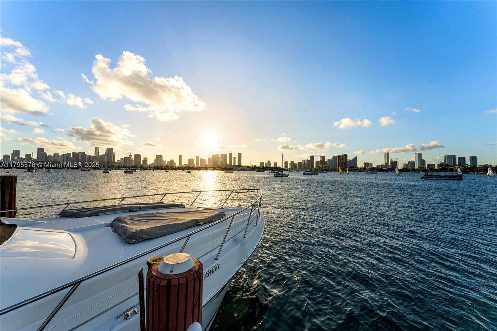 Small Image of 441 NORTH HIBISCUS DR, Miami Beach Number 76