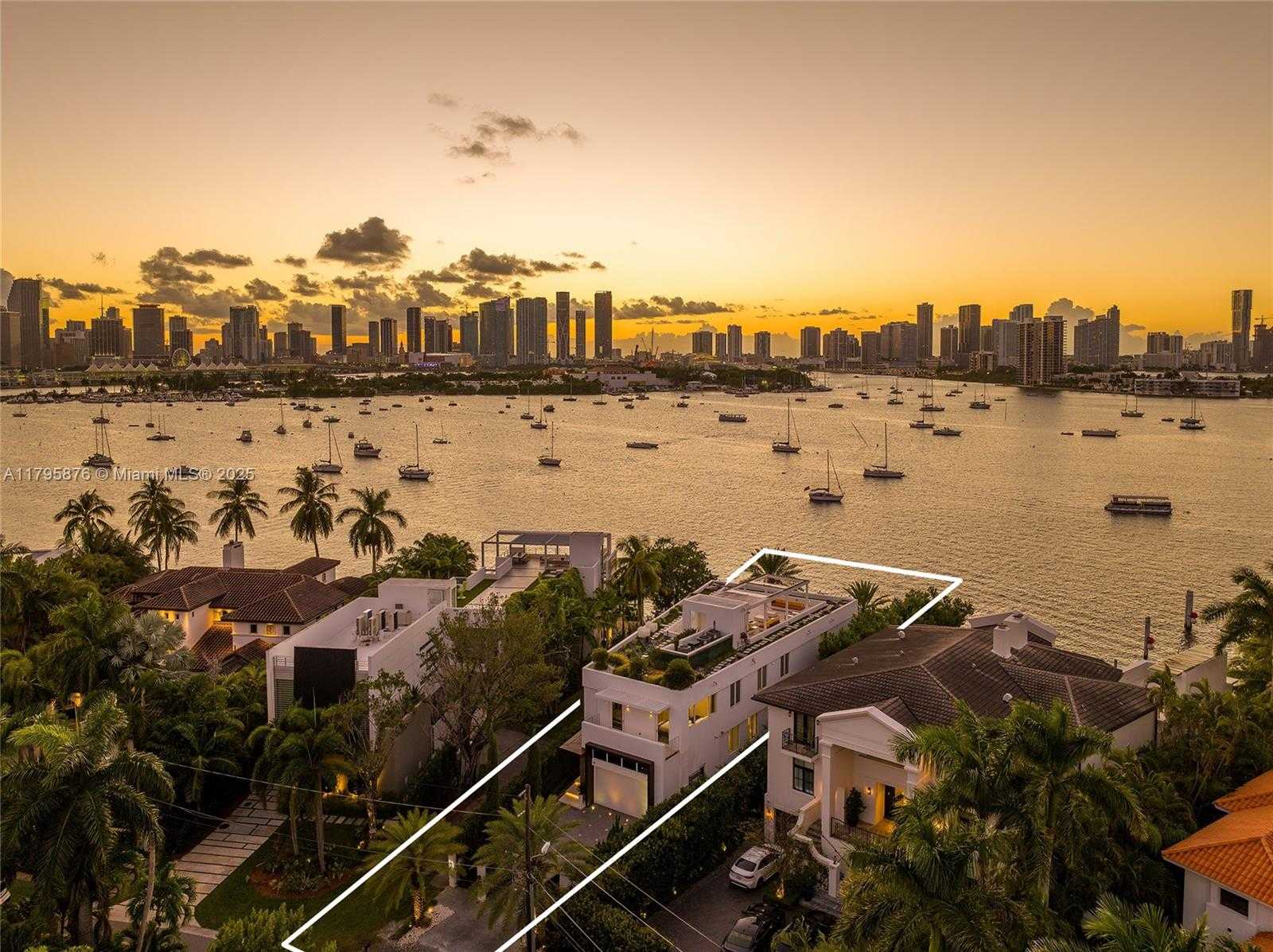 Small Image of 441 NORTH HIBISCUS DR, Miami Beach Number 77