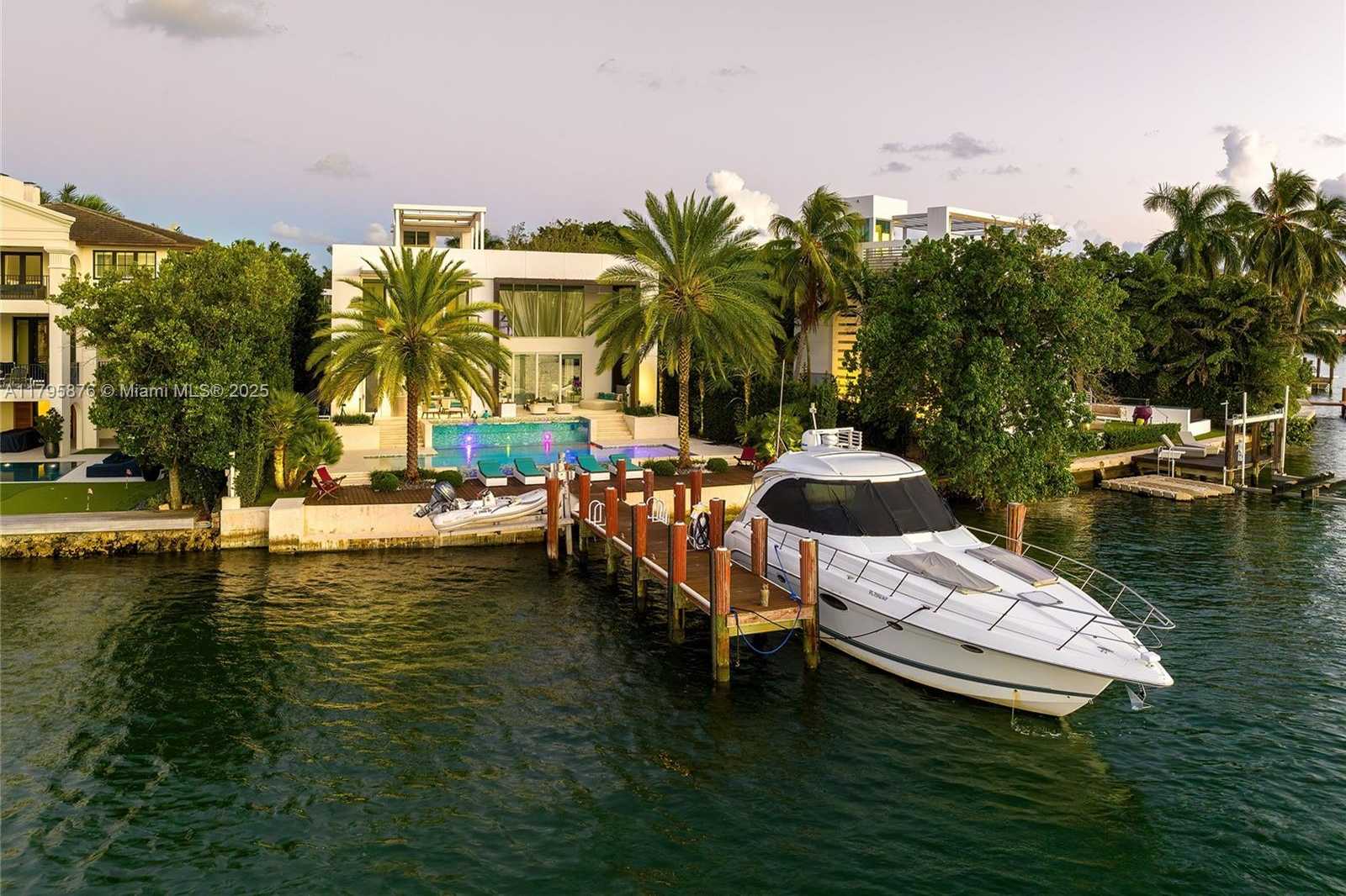 Small Image of 441 NORTH HIBISCUS DR, Miami Beach Number 81
