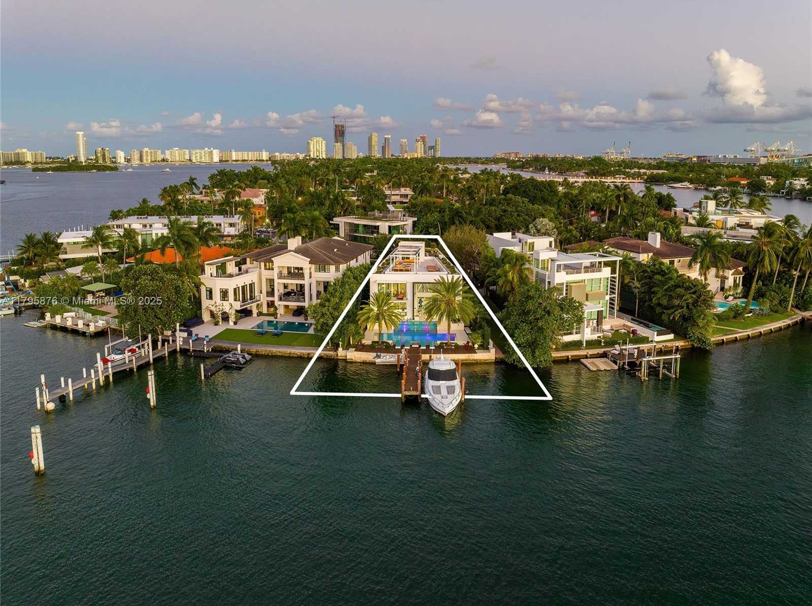 Small Image of 441 NORTH HIBISCUS DR, Miami Beach Number 83