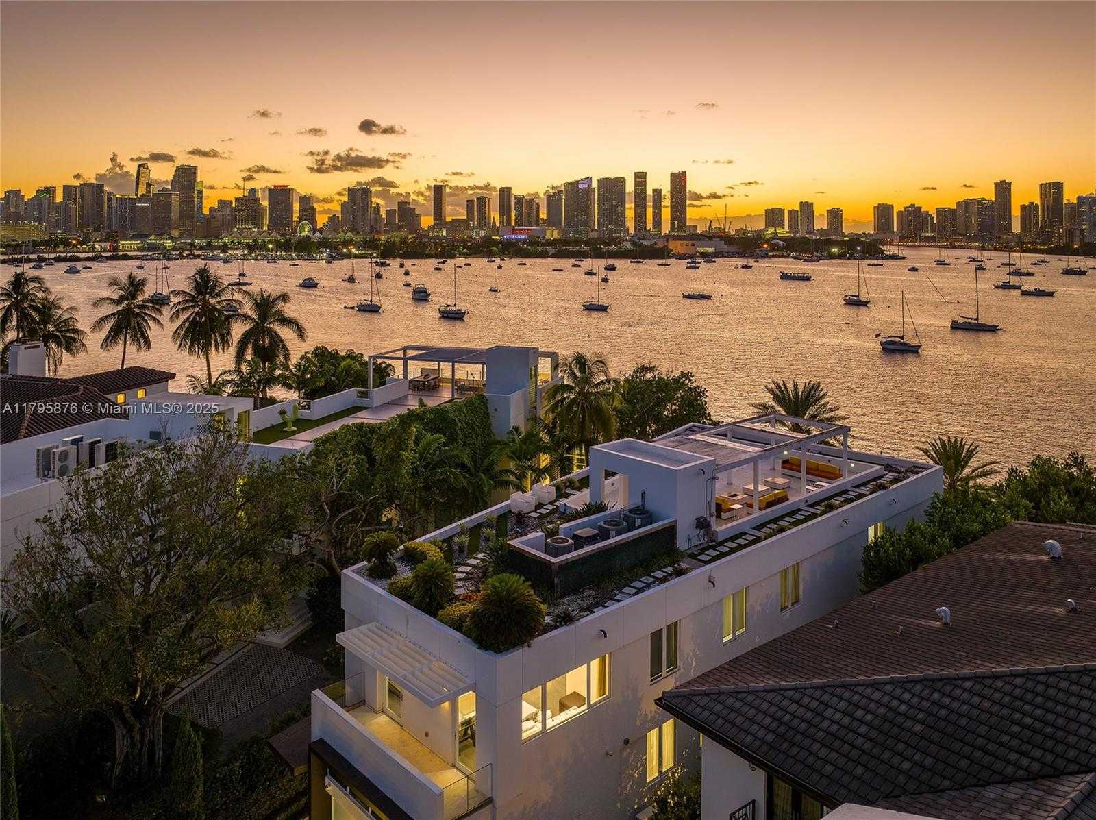 Small Image of 441 NORTH HIBISCUS DR, Miami Beach Number 85
