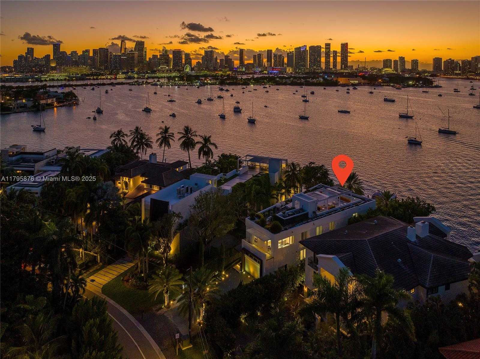 Small Image of 441 NORTH HIBISCUS DR, Miami Beach Number 87