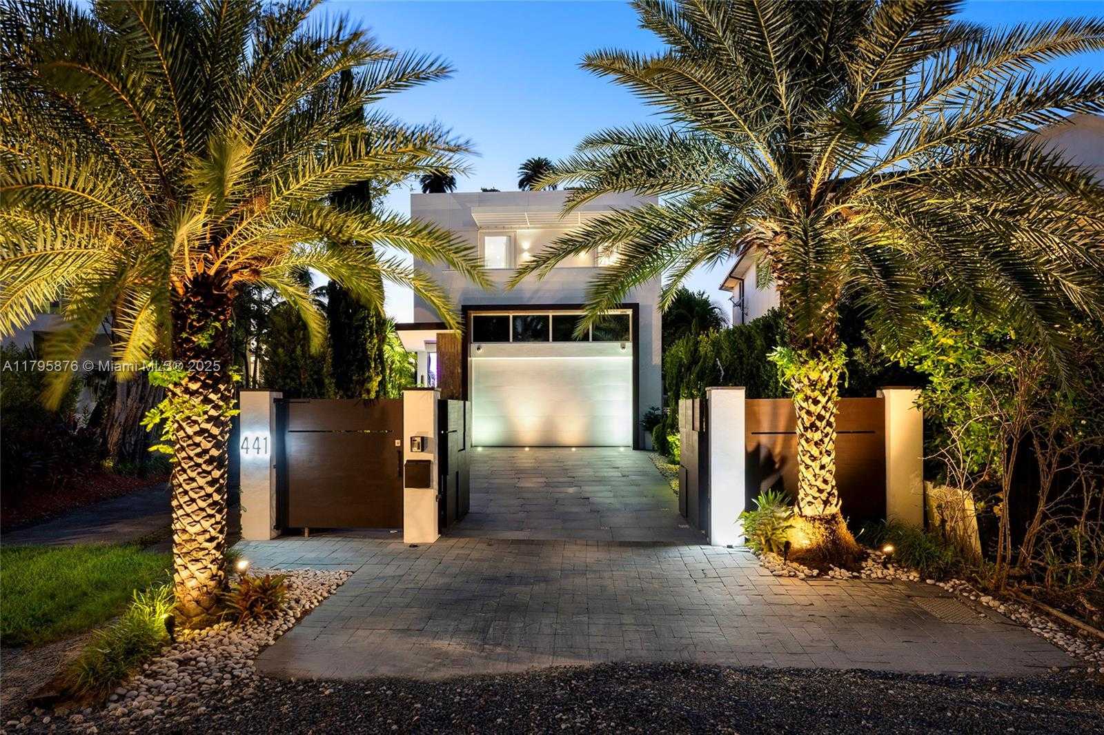 Small Image of 441 NORTH HIBISCUS DR, Miami Beach Number 9