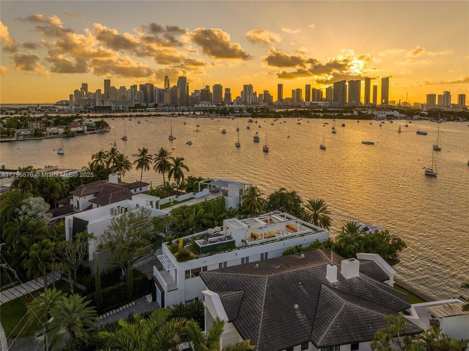 Small Image of 441 NORTH HIBISCUS DR, Miami Beach Number 90