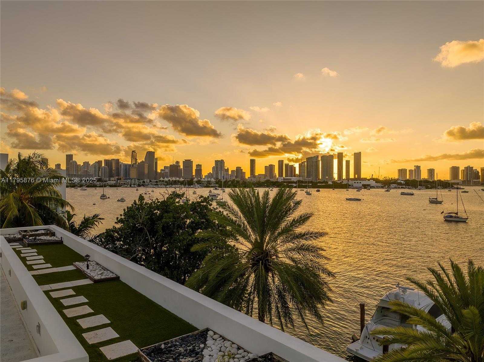 Small Image of 441 NORTH HIBISCUS DR, Miami Beach Number 91