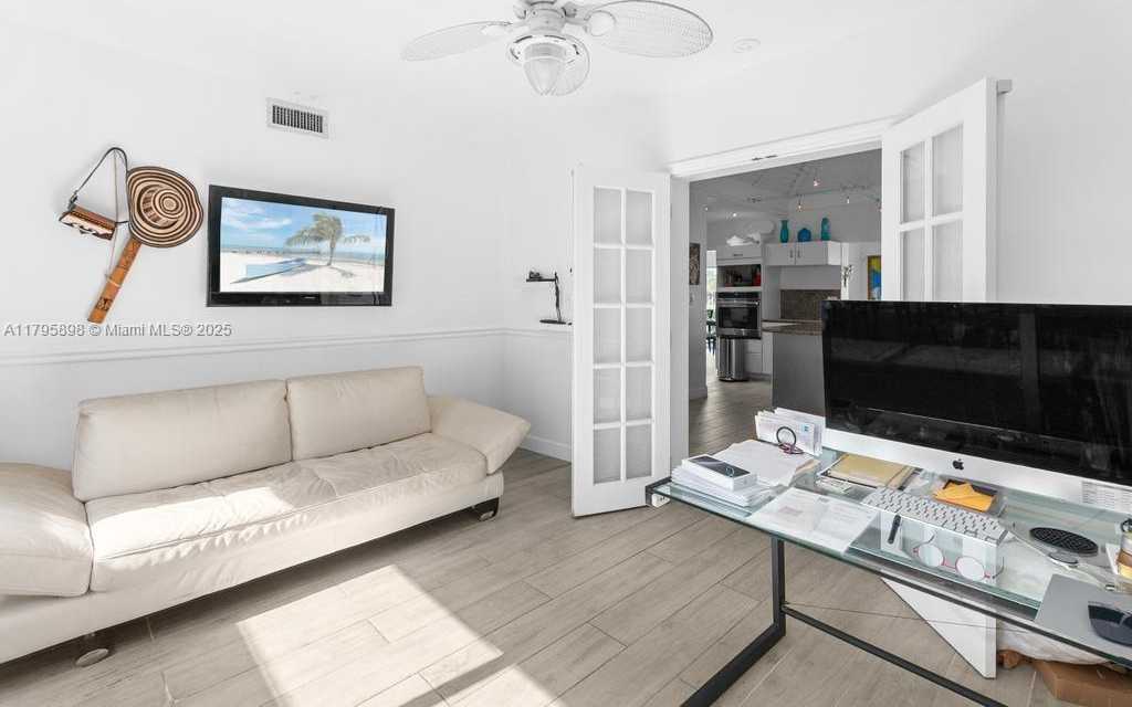 Small Image of 5715 BAYBERRY LN, Tamarac Number 10