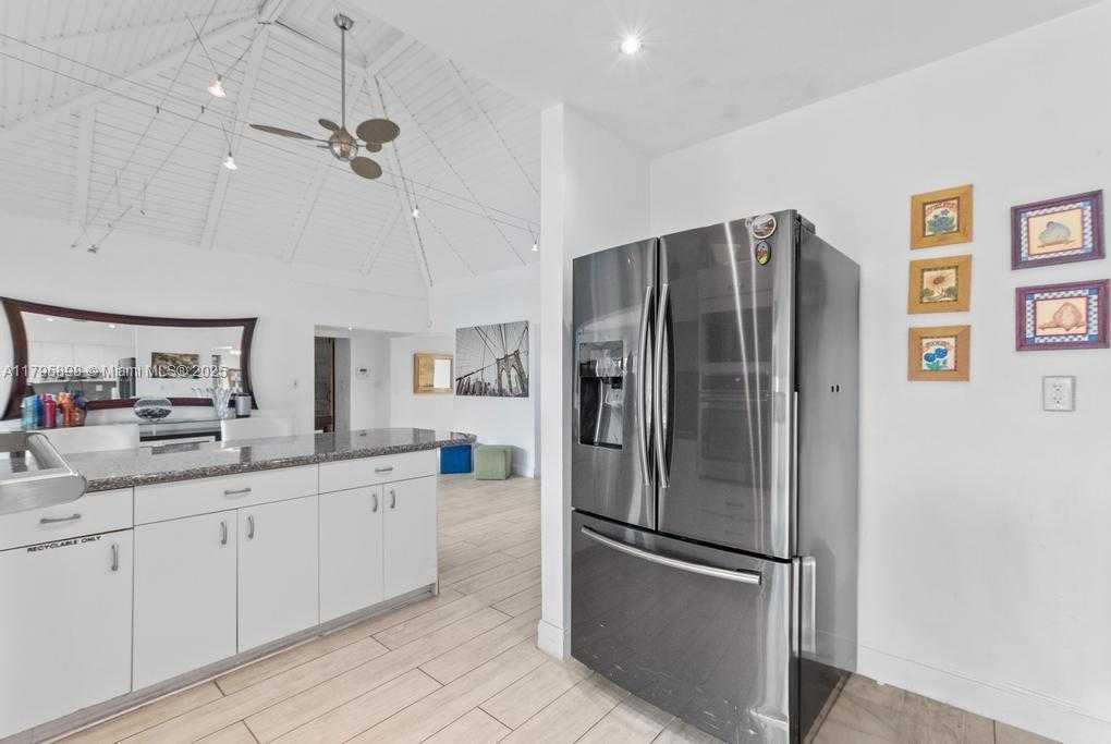 Small Image of 5715 BAYBERRY LN, Tamarac Number 16