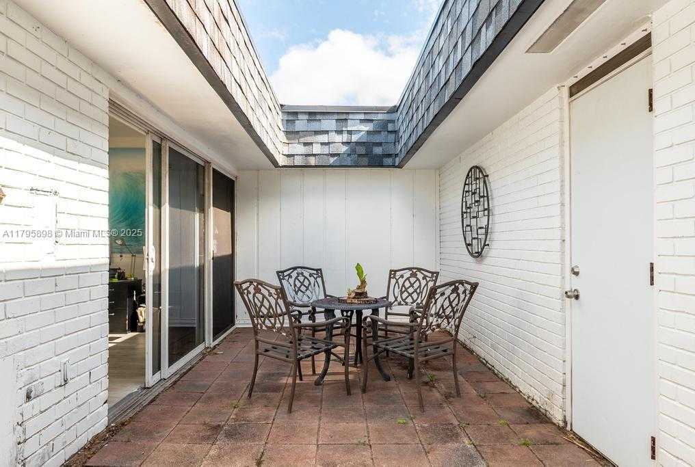Small Image of 5715 BAYBERRY LN, Tamarac Number 27