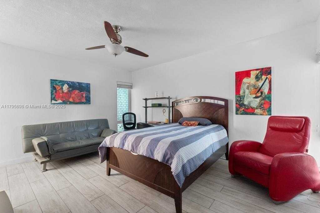 Small Image of 5715 BAYBERRY LN, Tamarac Number 31