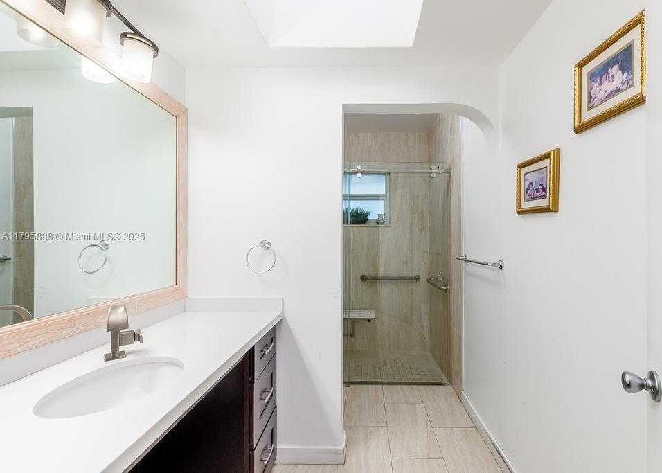 Small Image of 5715 BAYBERRY LN, Tamarac Number 42