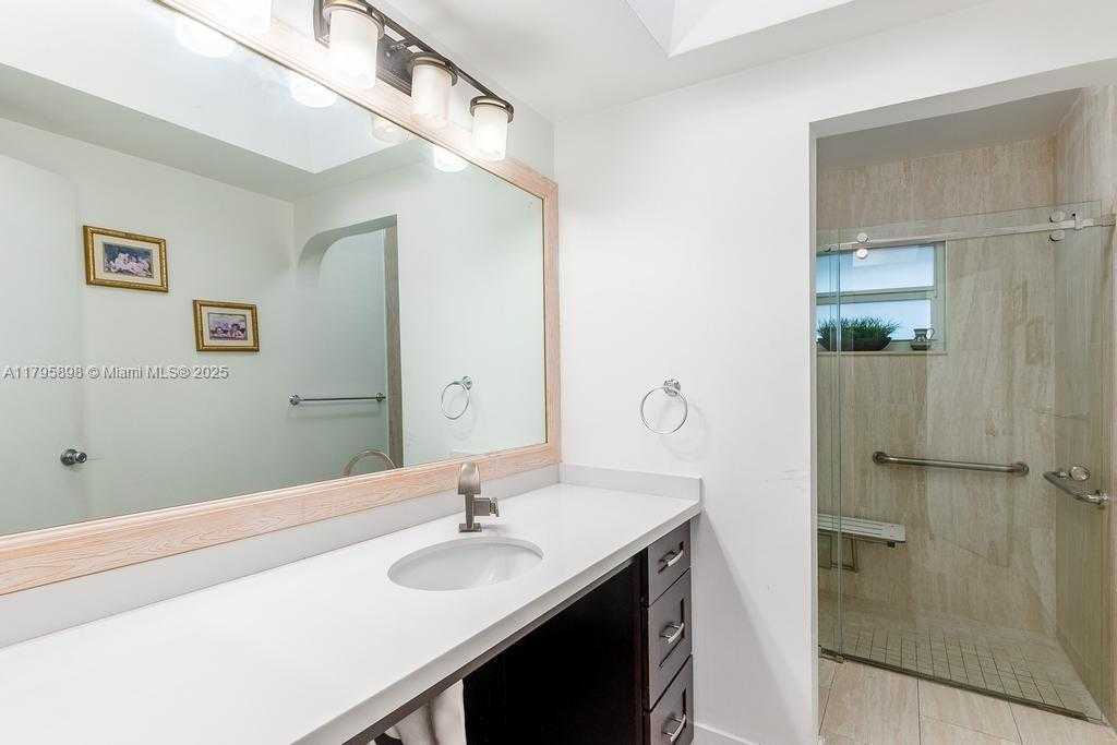 Small Image of 5715 BAYBERRY LN, Tamarac Number 43