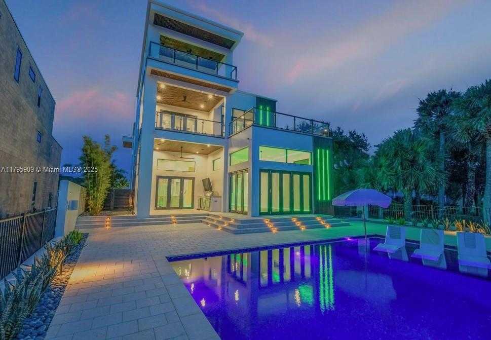 Small Image of 1194 NORTH PENINSULA AVE, New Smyrna Beach Number 5