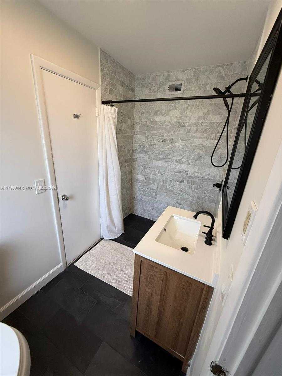 Small Image of 8907 SOUTH INDIAN RIVER DR, Fort Pierce Number 17