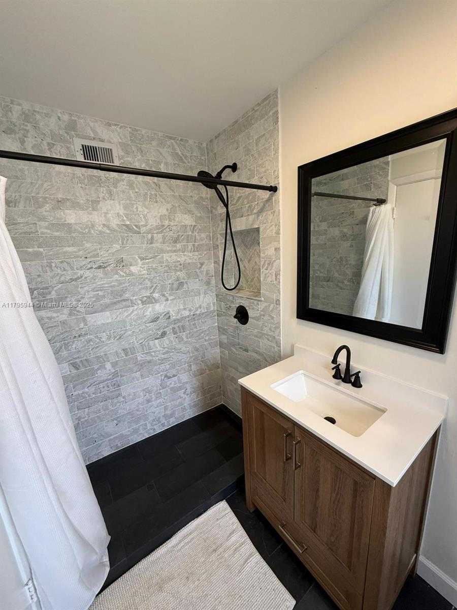 Small Image of 8907 SOUTH INDIAN RIVER DR, Fort Pierce Number 19