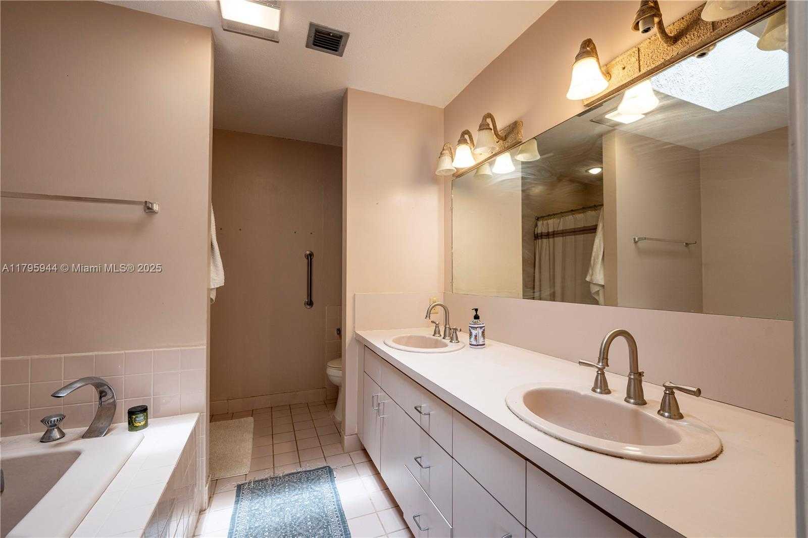 Small Image of 8907 SOUTH INDIAN RIVER DR, Fort Pierce Number 25