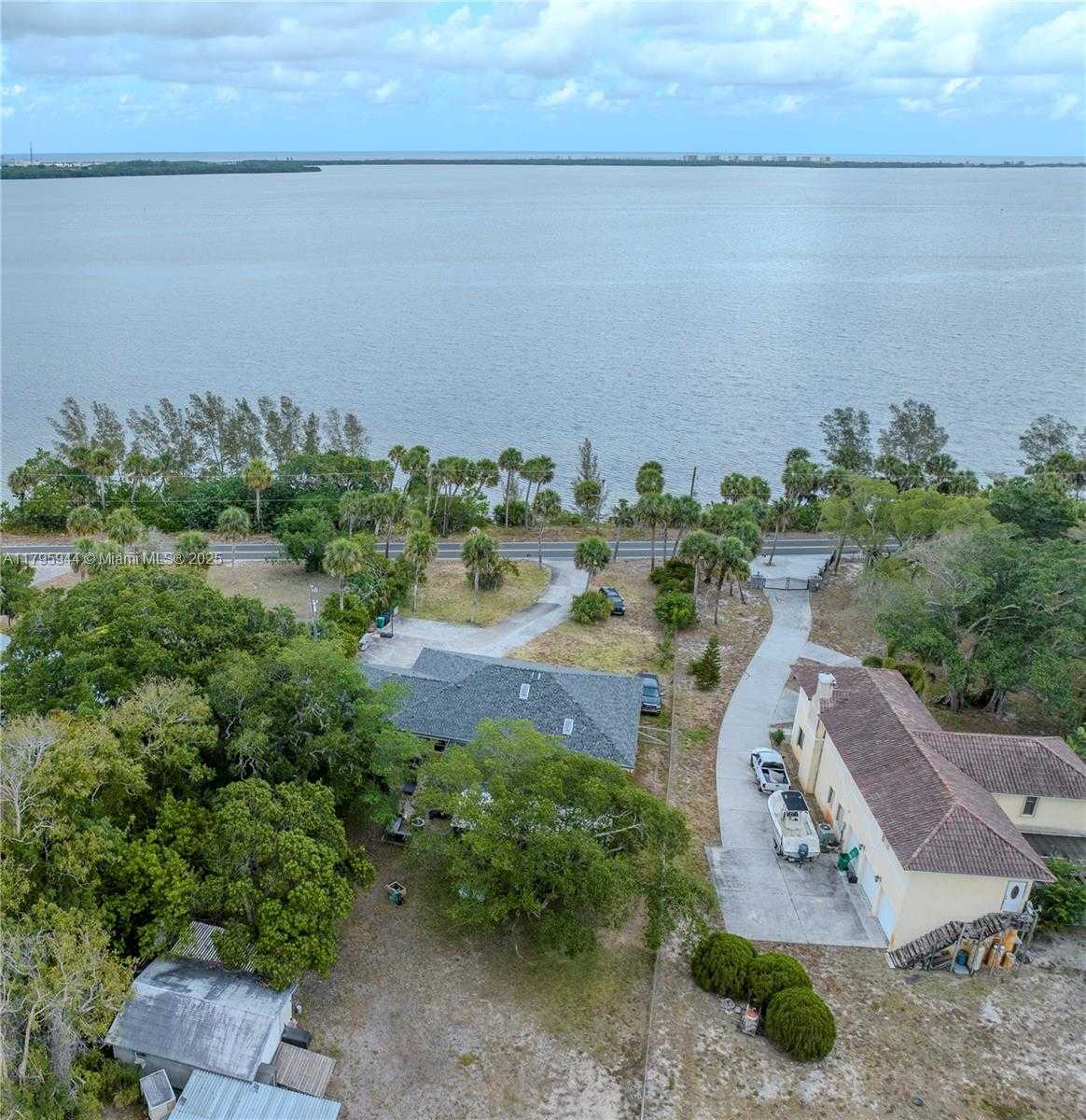 Small Image of 8907 SOUTH INDIAN RIVER DR, Fort Pierce Number 35
