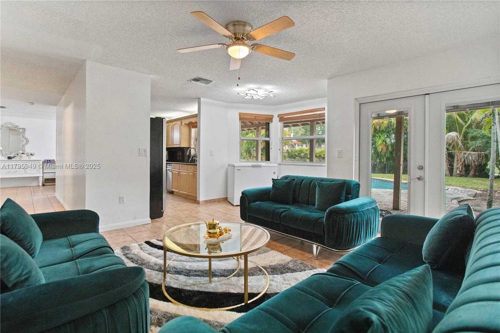 Small Image of 1051 SOUTH WEST 95TH TER, Pembroke Pines Number 18