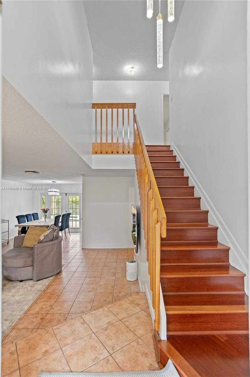 Small Image of 1051 SOUTH WEST 95TH TER, Pembroke Pines Number 20