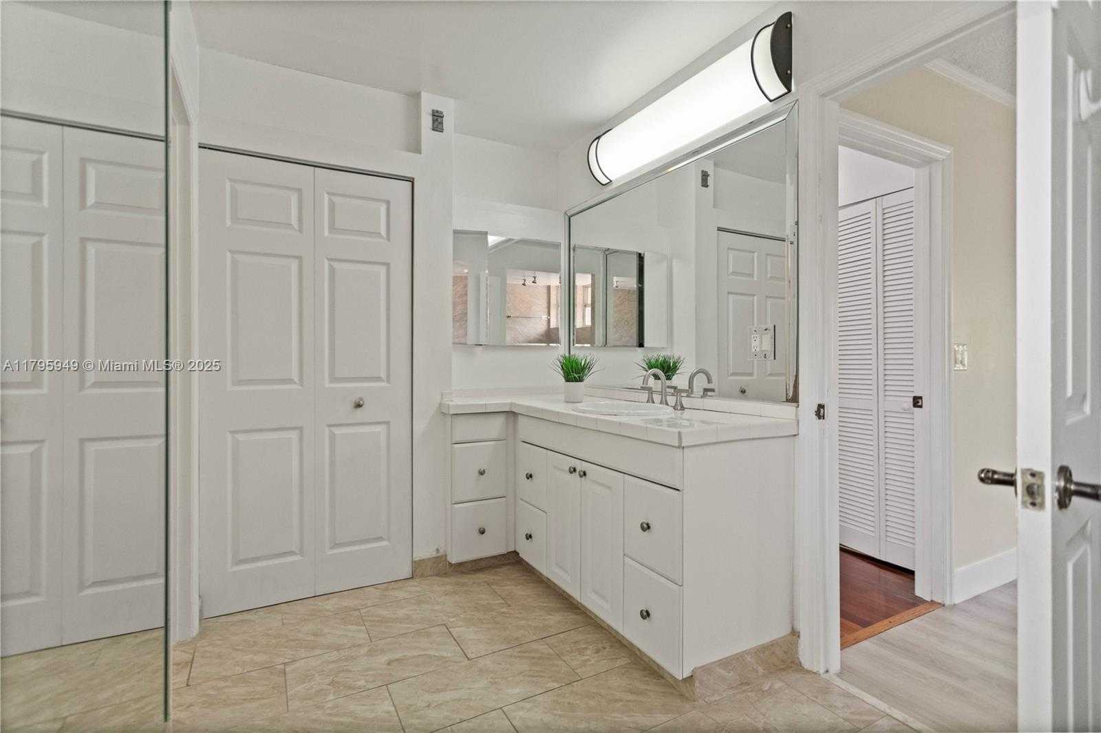 Small Image of 1051 SOUTH WEST 95TH TER, Pembroke Pines Number 29