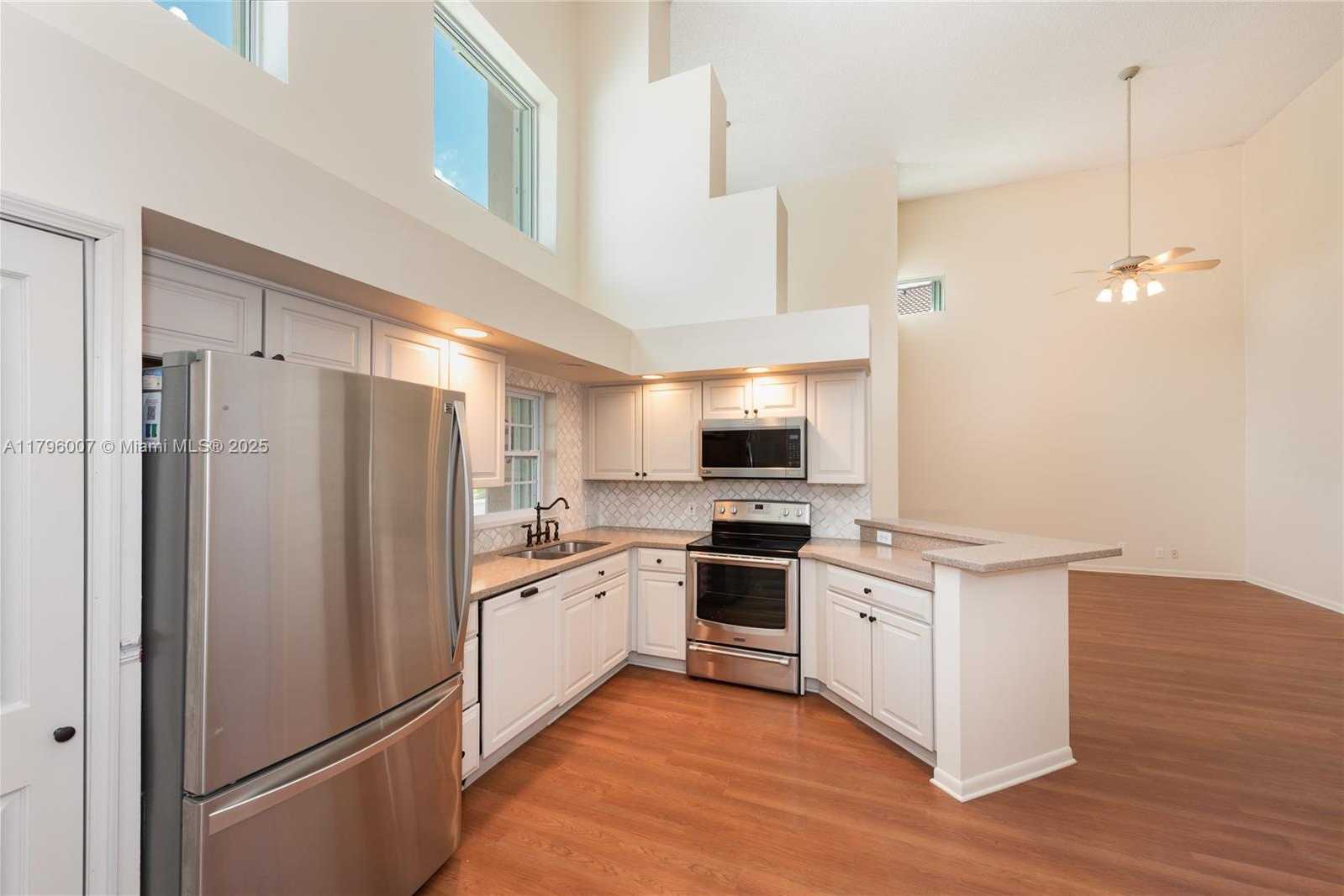 Small Image of 504 BEDFORD AVE, Weston Number 11