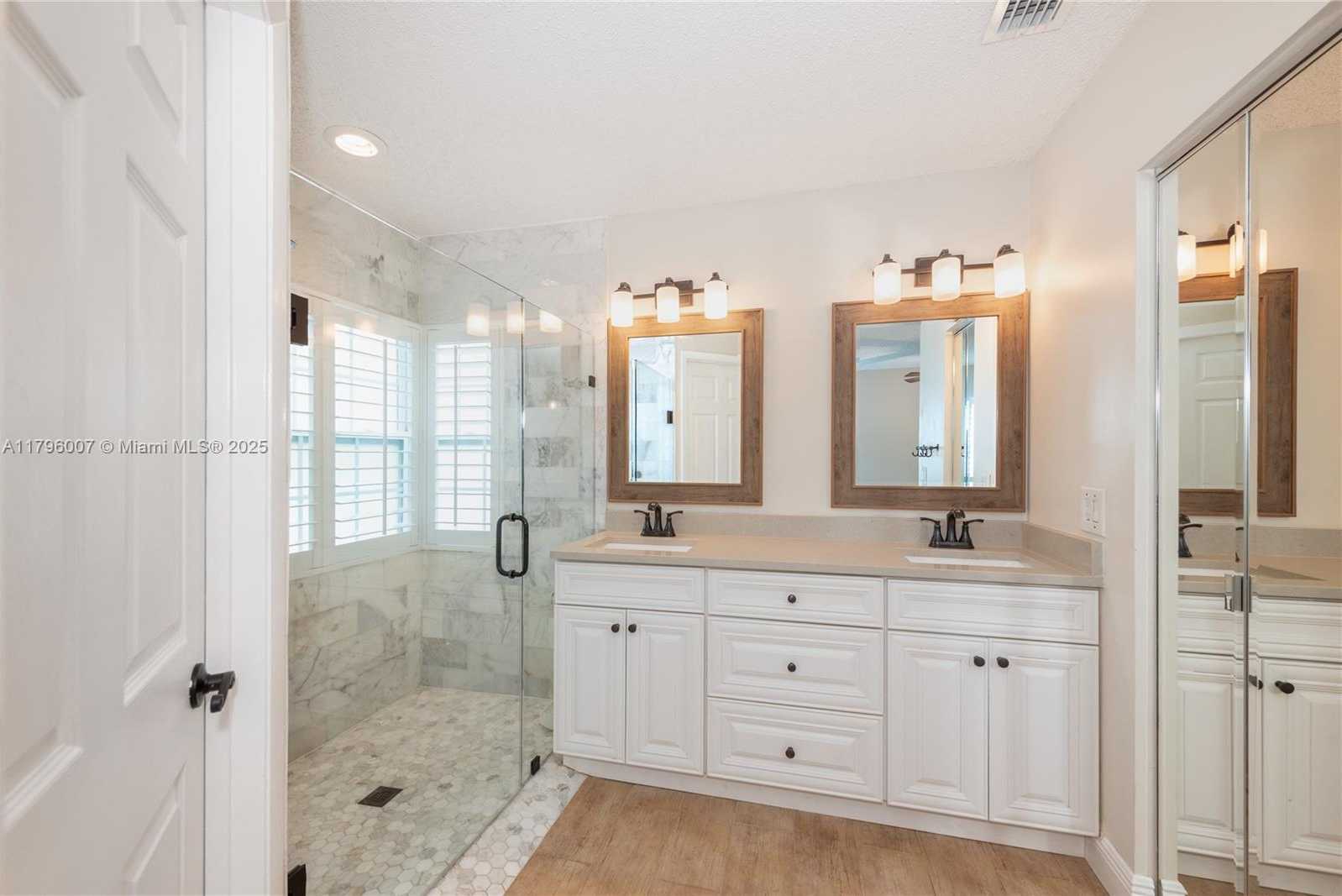 Small Image of 504 BEDFORD AVE, Weston Number 15