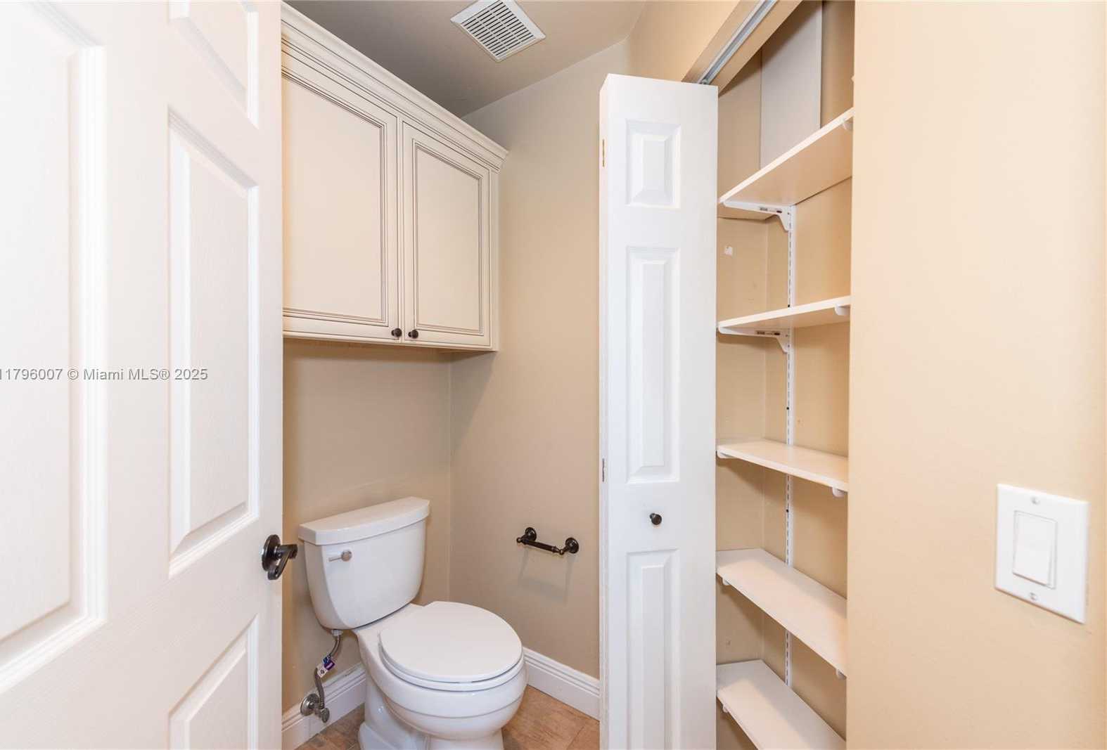 Small Image of 504 BEDFORD AVE, Weston Number 16