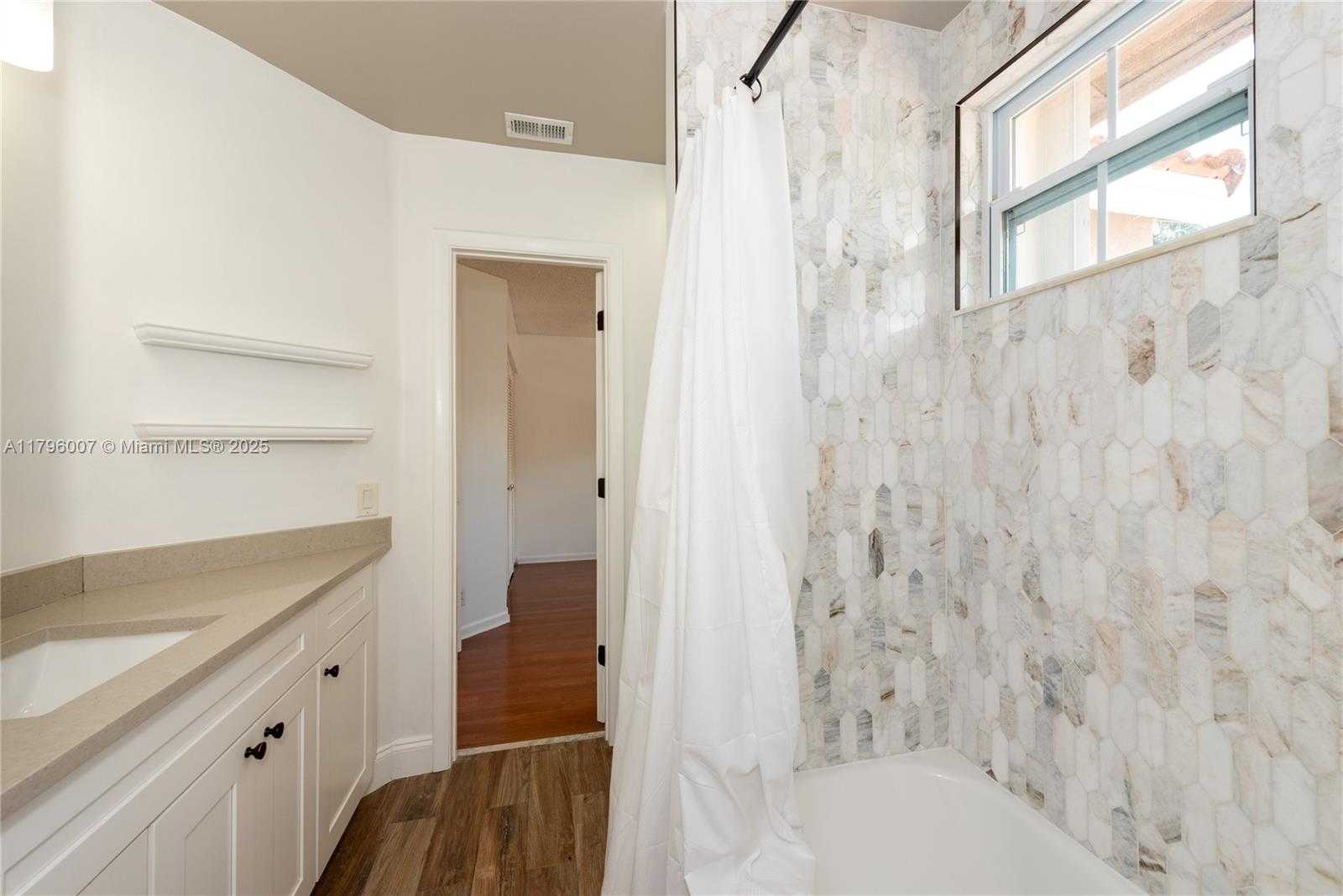 Small Image of 504 BEDFORD AVE, Weston Number 22