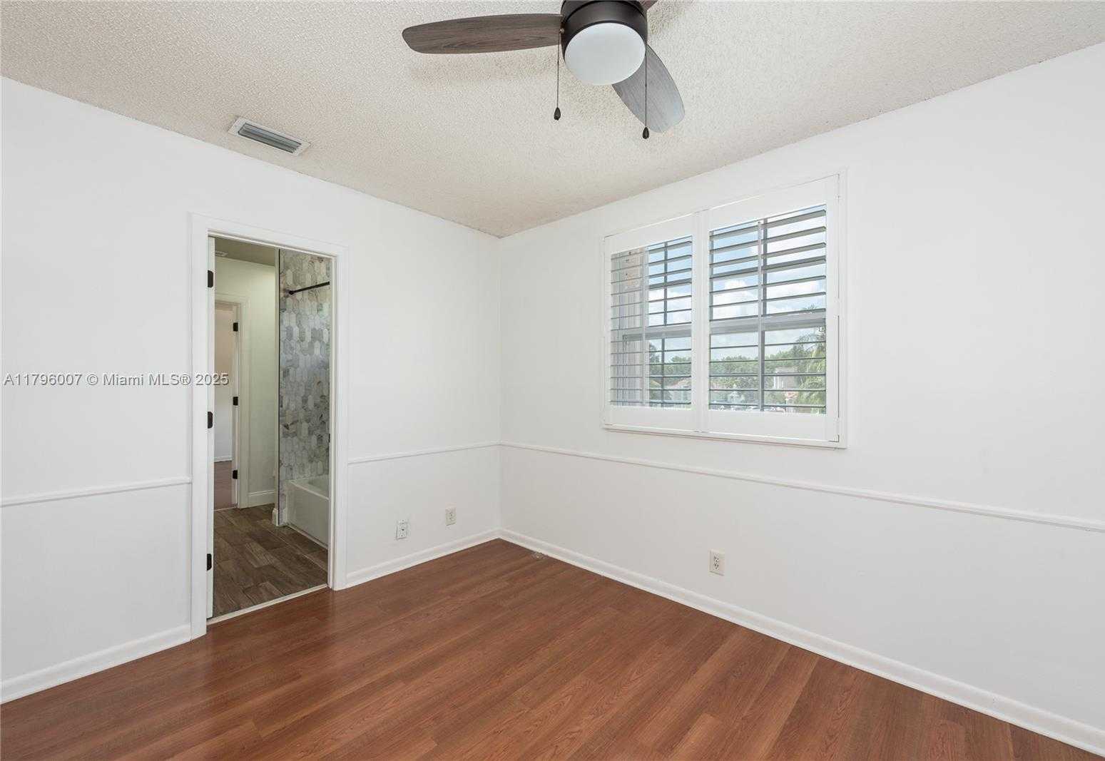 Small Image of 504 BEDFORD AVE, Weston Number 25