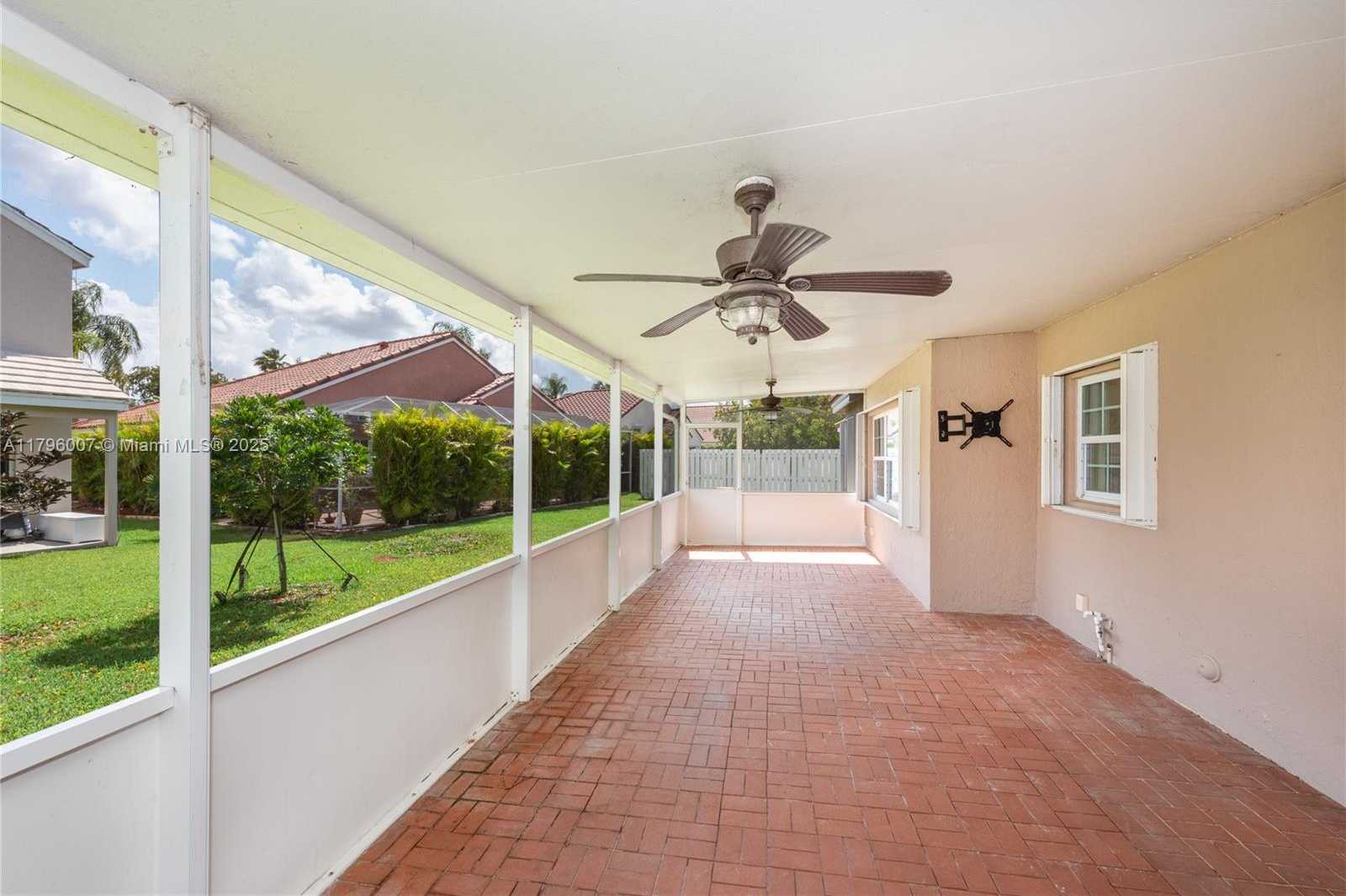 Small Image of 504 BEDFORD AVE, Weston Number 28