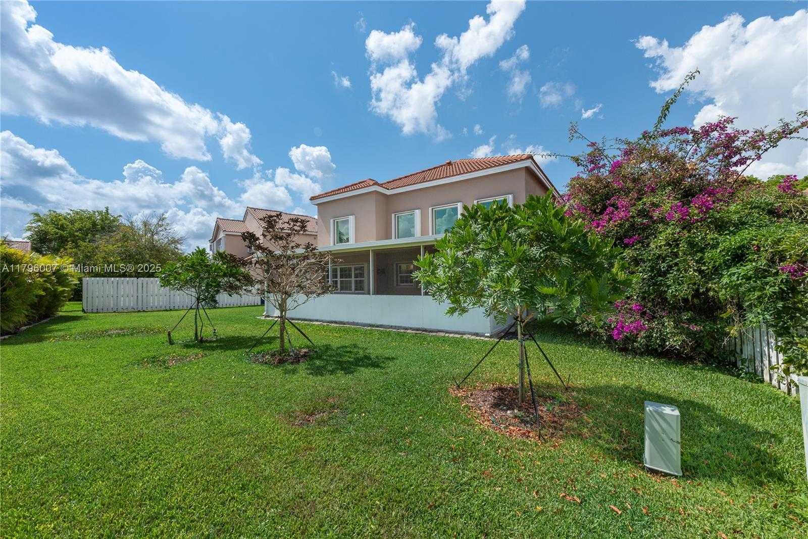 Small Image of 504 BEDFORD AVE, Weston Number 29
