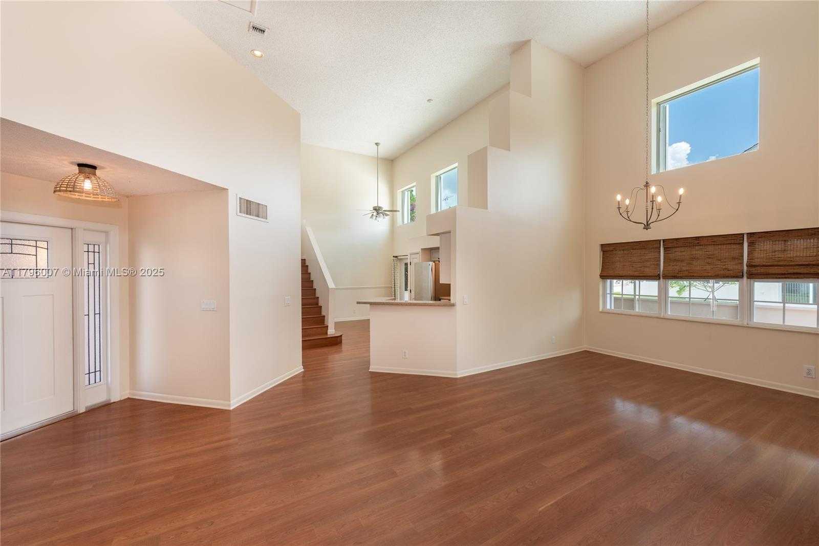 Small Image of 504 BEDFORD AVE, Weston Number 6